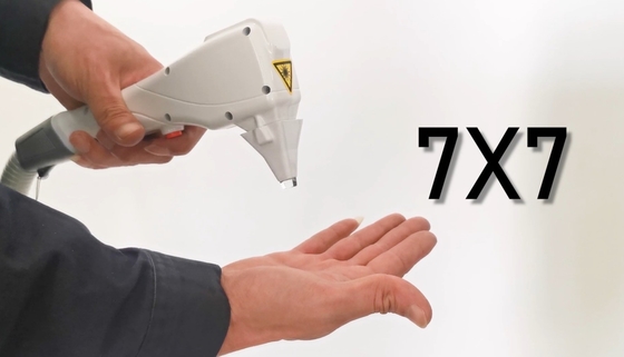 دستگاه لیزری قابل حمل برای از بین بردن مو 810nm دستگاه از بین بردن مو دائمی برای زن
