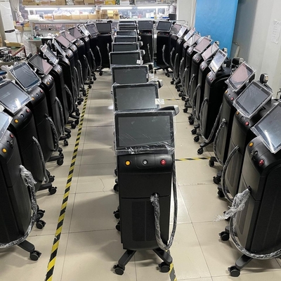 دستگاه لیزر یخ دیود 810nm 808nm 3 موج برای سفت کردن پوست / حذف حفره