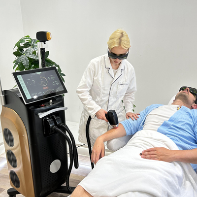 Q-Switch NO 50% off Weifang KM 755 1064 808nm Trio Wavelength Ice Laser Hair Removal Machine (ماشين حذف مو از ليزر يخ با طول موج سهگانه)