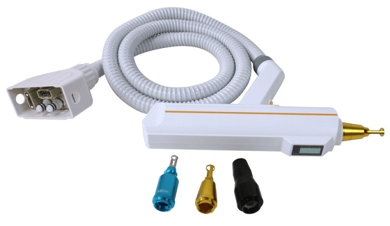 532nm 1064nm 1320nm Q Switch ND Yag Laser Machine برای سفید کردن پوست / حلقه های تیره